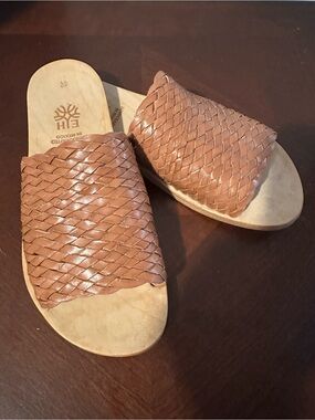Earthing Harmony Woven Leather Slide Sandals